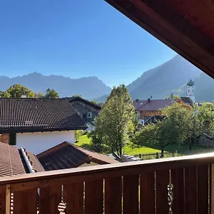  Apartment Dachgeschosswohnung Mit Traumhaftem Zugspitzblick Bei Garmisch Deutschland