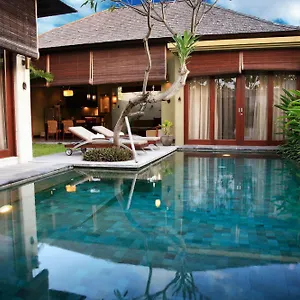  Villa Pradha Indonesia